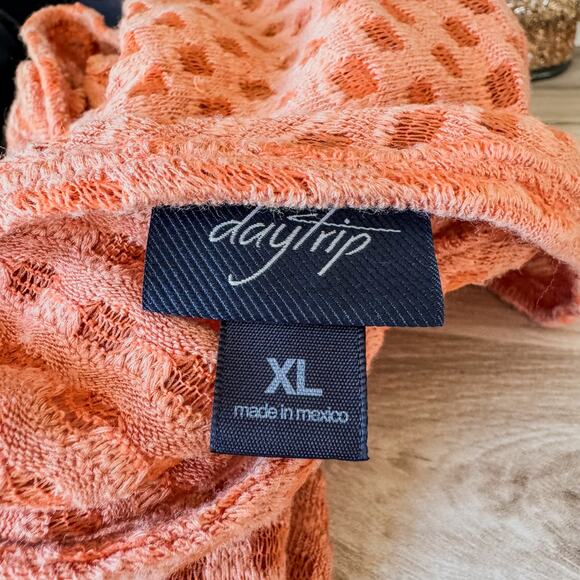 The Buckle, DayTrip, Textured Tillman Top w/ Twisted Open Back, Women’s X-Large - Picture 7 of 8